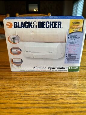 Black & Decker Slimline Spacemaker EC700 Can Opener and Knife Sharpener New